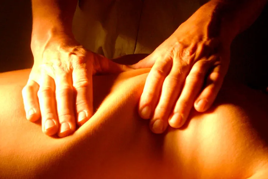 خدمات ماساژ درمانی